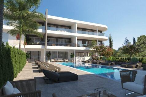Apartments &amp;...