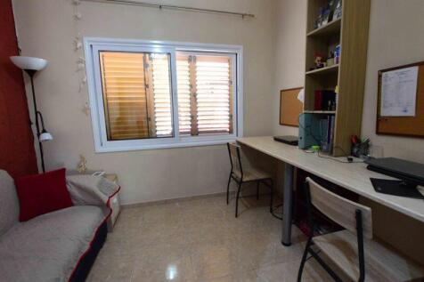 Study/snug room...