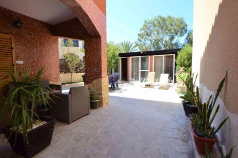 Side covered veranda