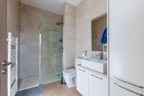 Bedroom 1 Ensuite
