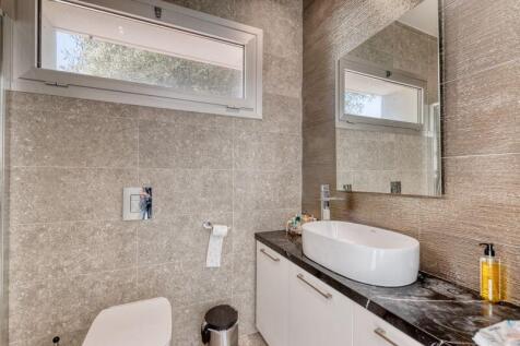 Guest WC and Shower