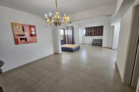 Bedroom lower...