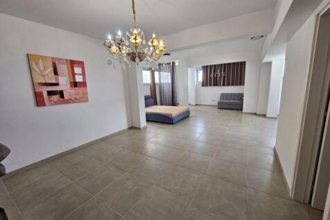 Bedroom lower...