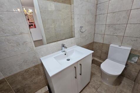 Ensuite bedroom...