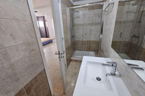 Ensuite bedroom...