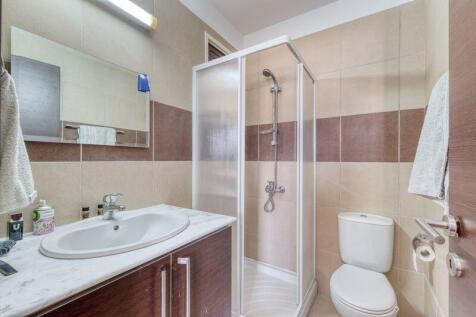 Bedroom 1 Ensuite