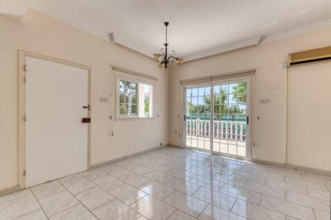 Entrance and Lounge