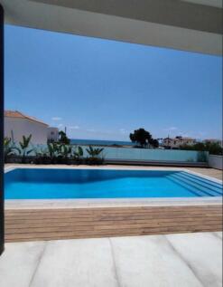Pool and Sun Deck