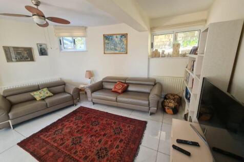 Second living area