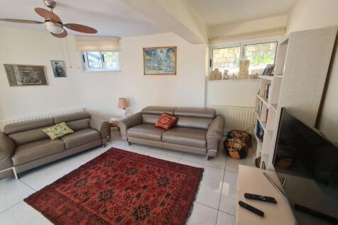 Second living area