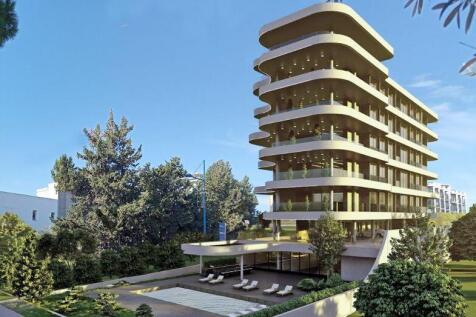 Apartment &amp; Pool...