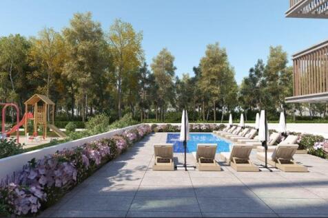 Communal Pool &amp;...