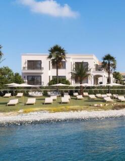 Villa 1 - Artist...