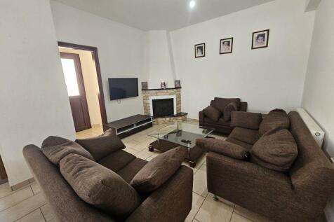 Kitchen sitting area