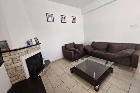 Kitchen sitting area