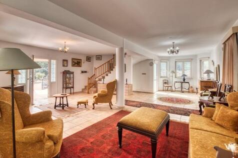 Ground Floor Lounge