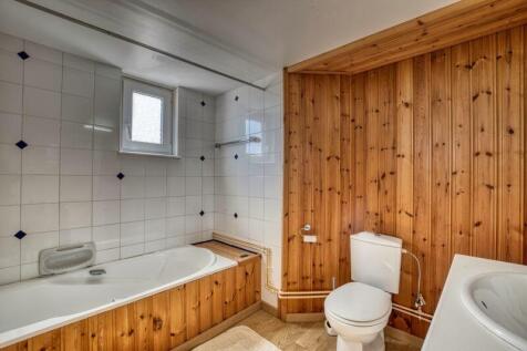 Bedroom 2 Ensuite