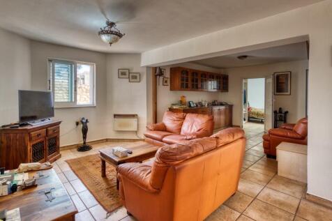 Basement Lounge