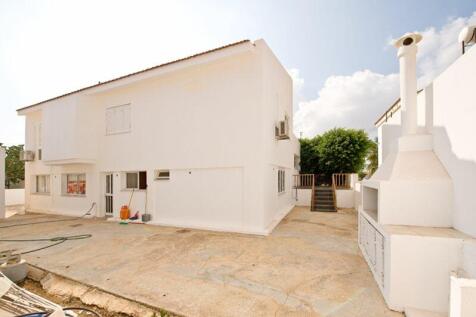 Rear of the Villa