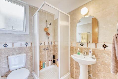 Bedroom 1 Ensuite