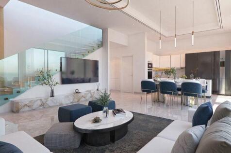 Living/Dining Area