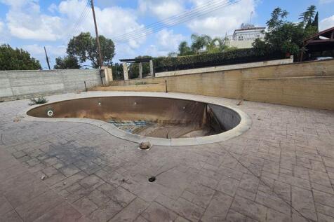 Private swimming...