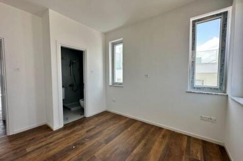 Bedroom with Ensuite