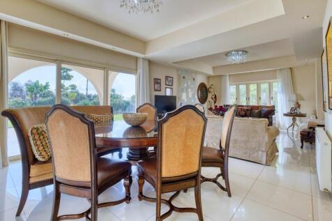 Dining and Lounge