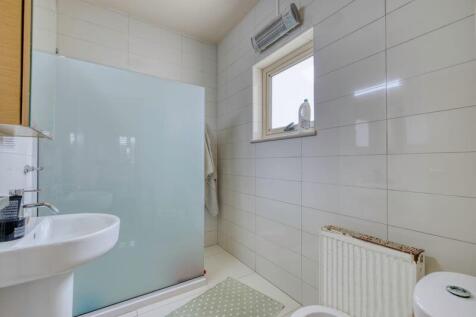 Bedroom 1 Ensuite