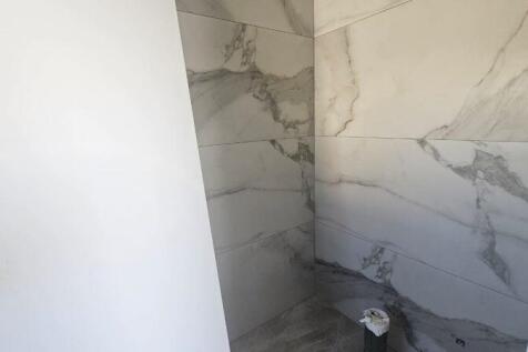 Bedroom 3 ensuite