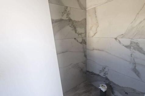 Bedroom 3 ensuite