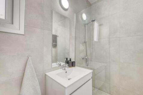 Bedroom 1 Ensuite
