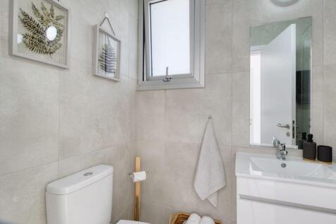 Bedroom 1 Ensuite