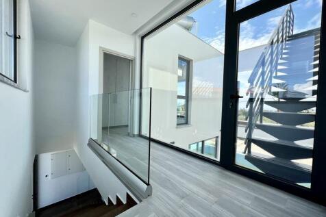 1st floor landing