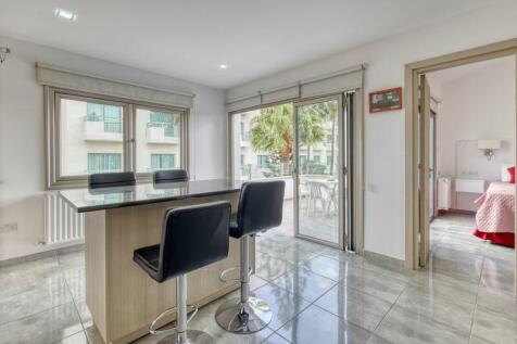 Dining/Lounge