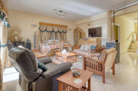 Formal Lounge