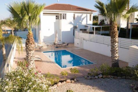 Villa with Garden