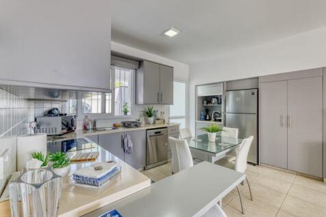 Kitchen &amp; Dining...