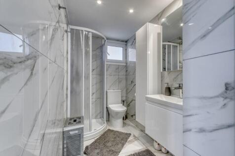 Bedroom 1 Ensuite