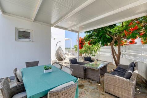 Side Veranda