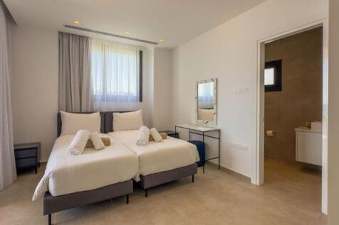 Ensuite Bedroom