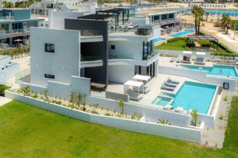 Villa 2 with...