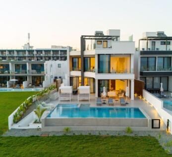 Villa 2 with...