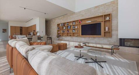 Lounge Example