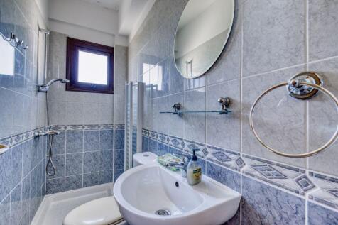 Bedroom 1 Ensuite