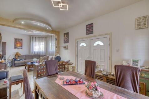 Open Plan Lounge...