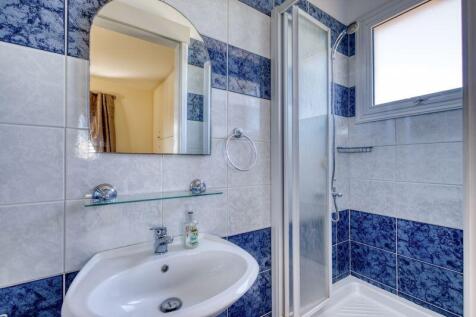 Bedroom 1 Ensuite