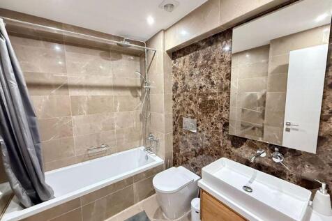 Family bathrooom