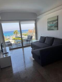 Lounge with Access