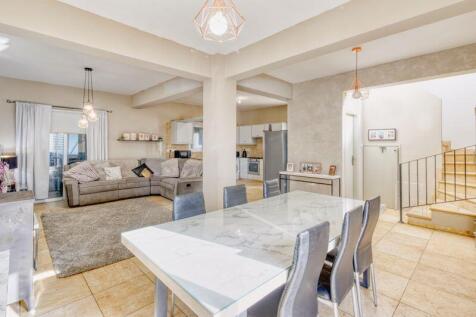 Lounge, Kitchen,...
